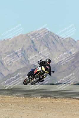 media/Dec-01-2025-Moto Forza (Mon) [[2daa91e15f]]/2-Intermediate Group/Session 4 Turn 9/